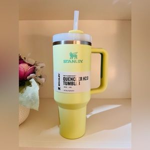 🎉LAST PIECE🎉NWT Stanley 40 oz. Quencher H2.0 FlowState Tumbler Citron